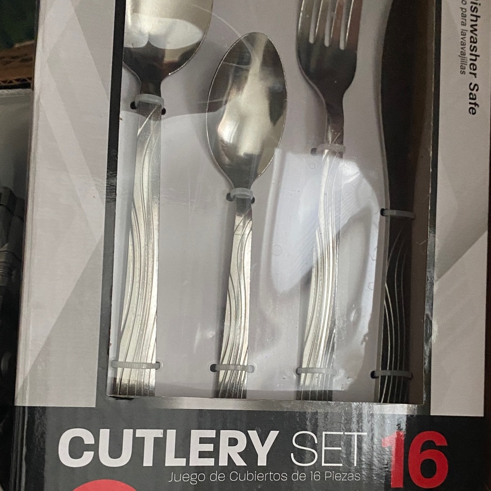 Stainless Steel Cutlery Set - 16 Pieces